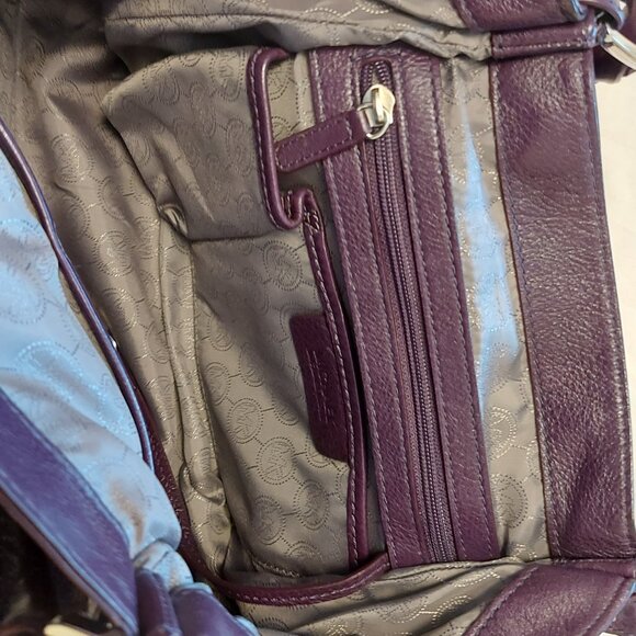 Michael Kors Jenna Large Tote - Picture 8 of 9